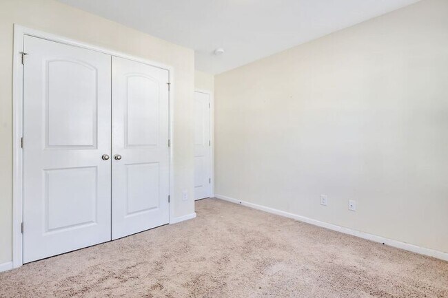 Building Photo - 285 Cantle Dr