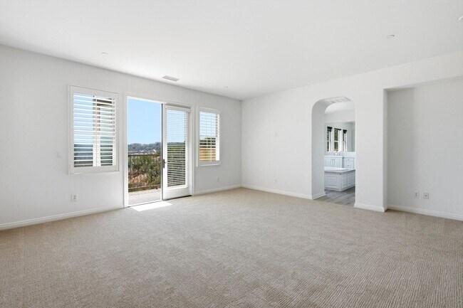 Building Photo - 40 Paseo Lerida