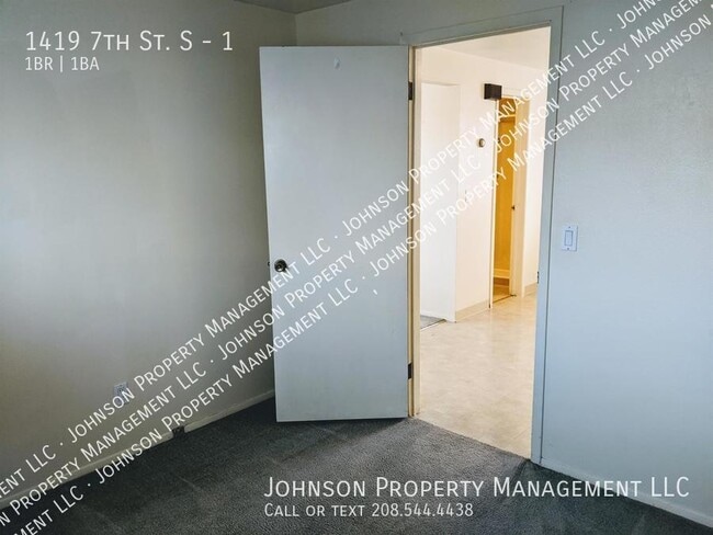 Building Photo - 1419 7th St S