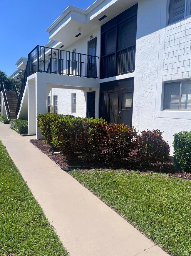 Building Photo - 14887 Bal Moral Ln