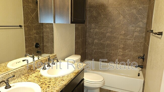 Building Photo - 262 Rosalie Dr