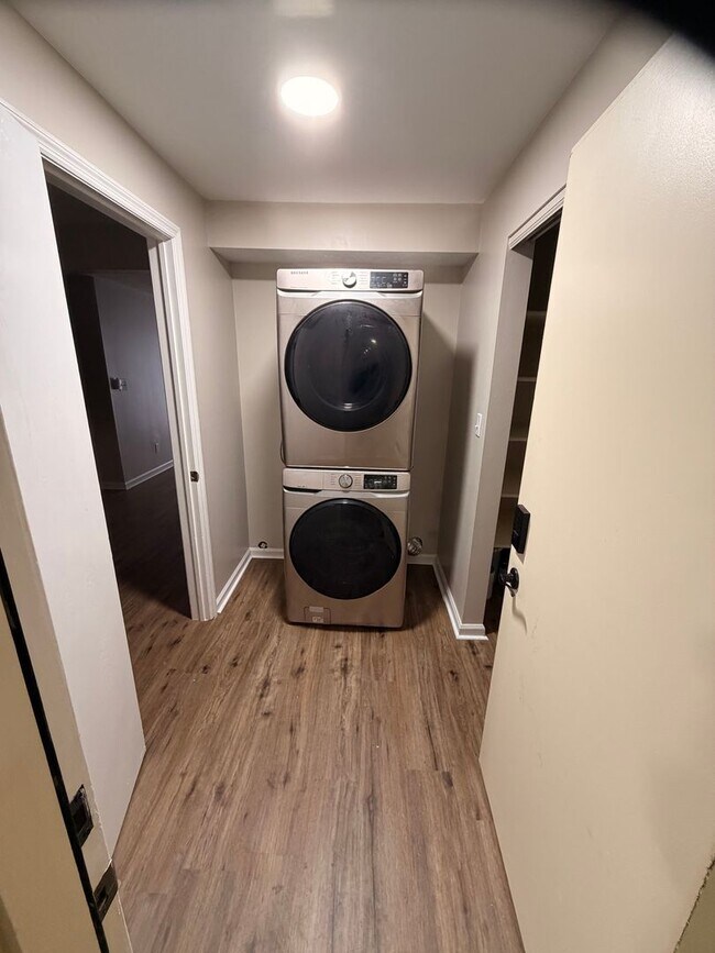 Building Photo - Rosehaven1325