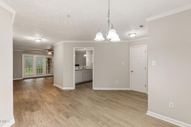 Building Photo - 390 Bubble Creek Ct