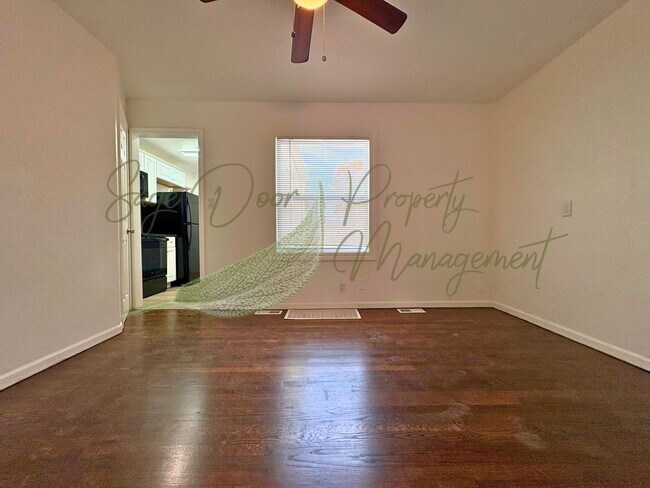 Building Photo - 5 BEDROOM IN INDEPENDENCE!!!