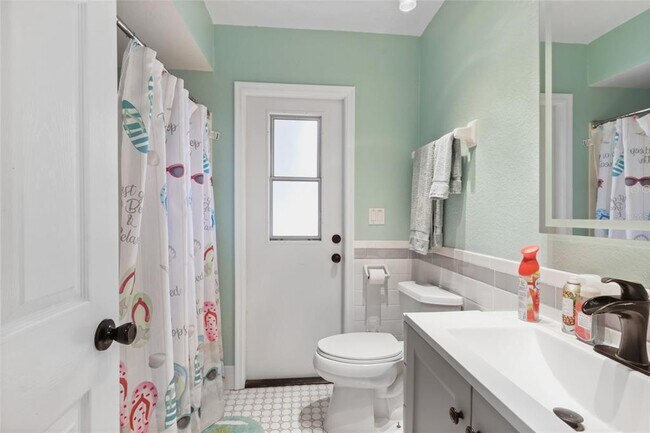 Building Photo - 27401 Voyageur Dr