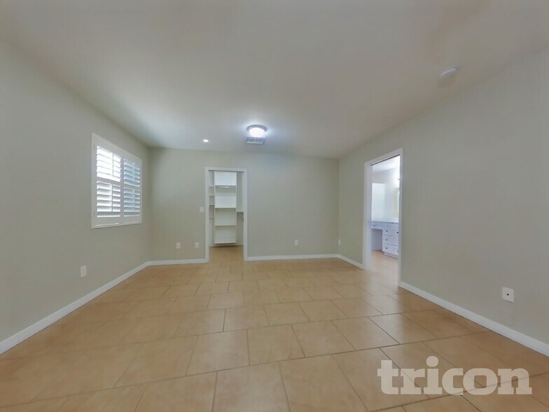 Building Photo - 2108 W Hermosa Dr