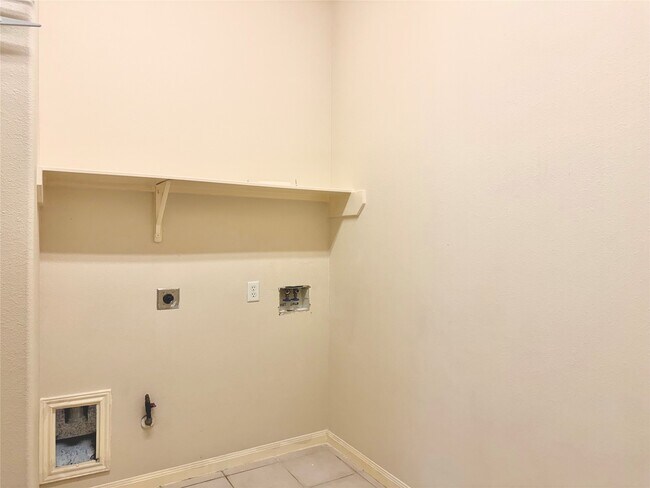 Building Photo - 11127 Blue Feather Dr