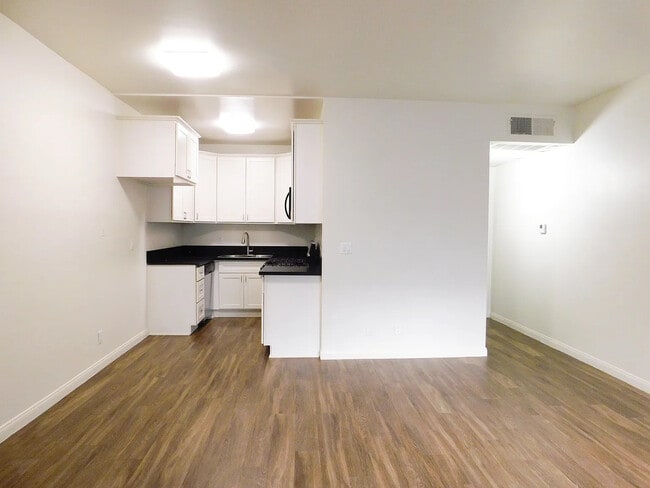 Building Photo - Magnolia Gardens