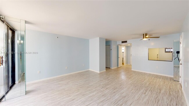 Building Photo - 6830 Indian Creek Dr