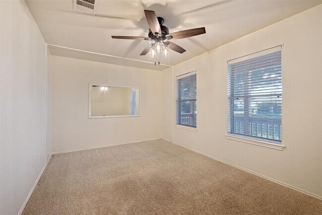 Building Photo - 105 Pentire Way