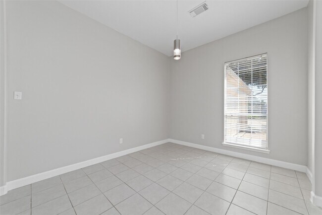 Building Photo - 8503 Ivanhoe Springs Dr