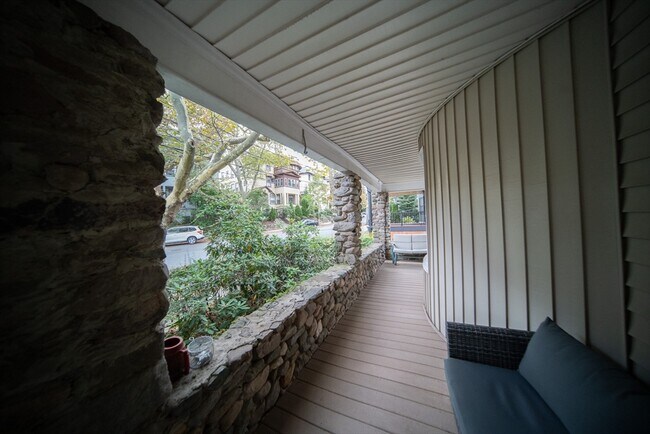 Building Photo - 208 Rawson Rd