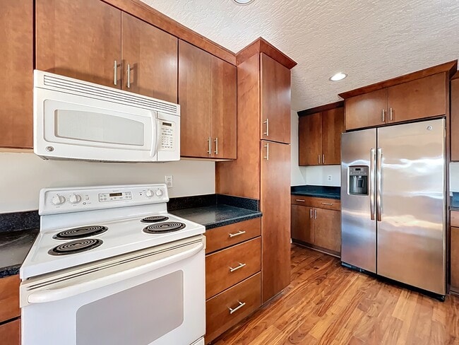 Building Photo - 640 Casa Grande Dr