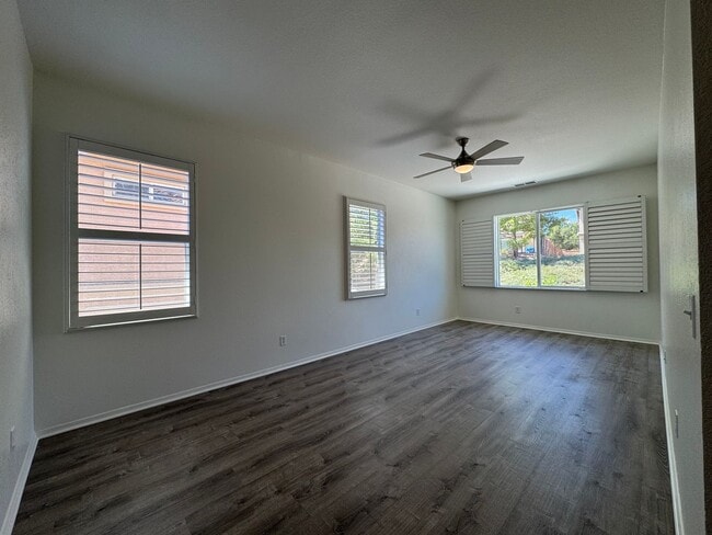 Building Photo - 5 Bedroom Canyon Hills home