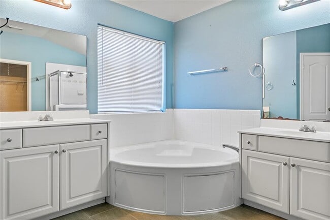 Building Photo - 2306 Hayfield Square