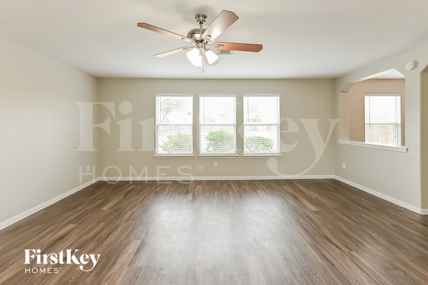 Building Photo - 1935 Poco Dr