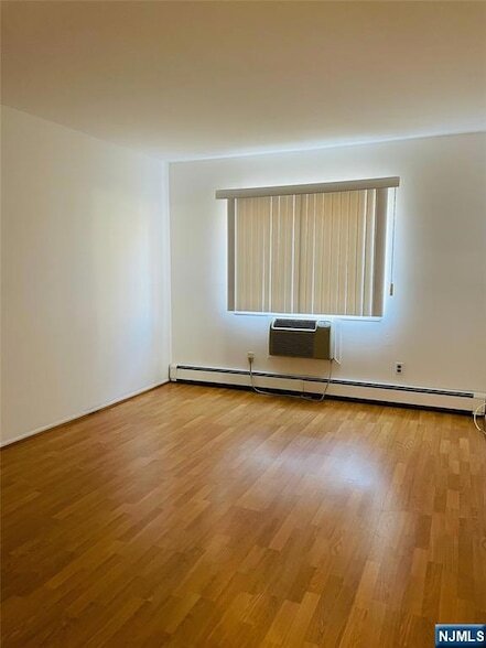 Building Photo - 550 Central Ave