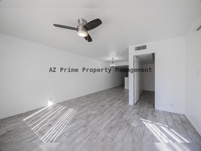 Building Photo - 6822 N 35th Ave