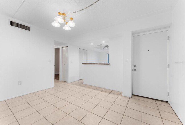 Building Photo - 219 Cypress Ct