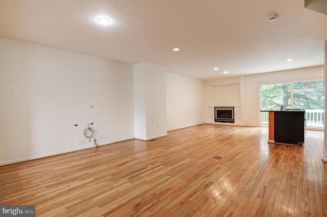 Building Photo - 12050 Edgemere Cir