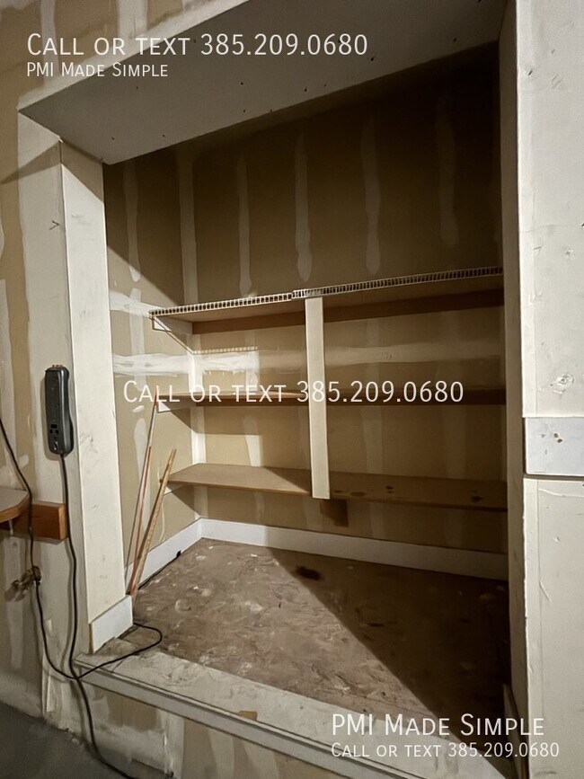 Building Photo - Charming 4-Bed Saratoga Springs Townhome w...