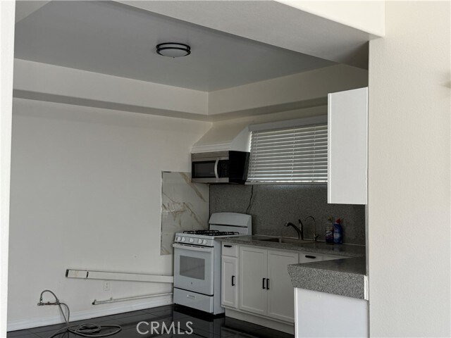 Building Photo - 7735 Graves Ave