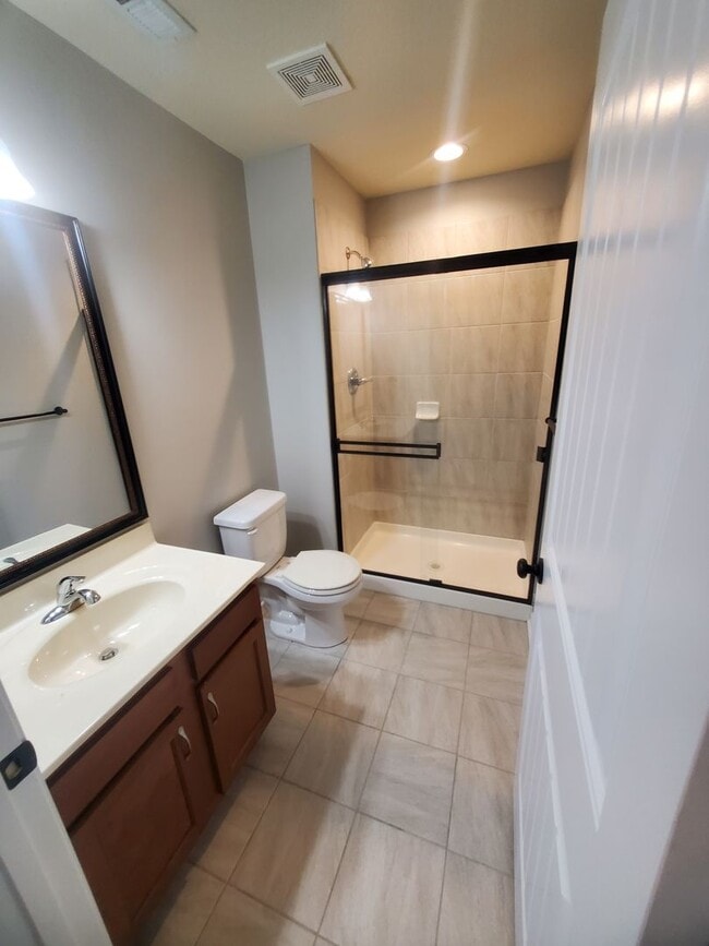 Building Photo - Freshly Updated, One Level Ranch, No Steps...