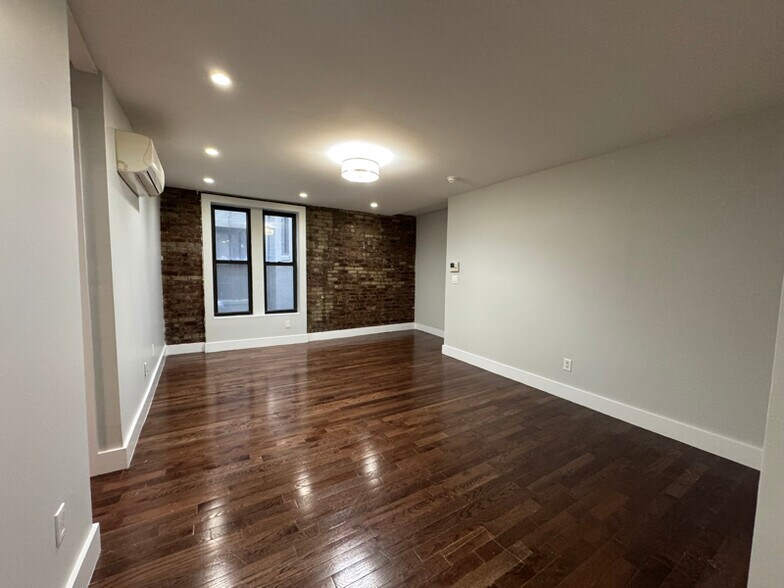 Building Photo - 2714 Avenue D