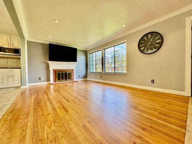 Building Photo - 5317 Creek Estates