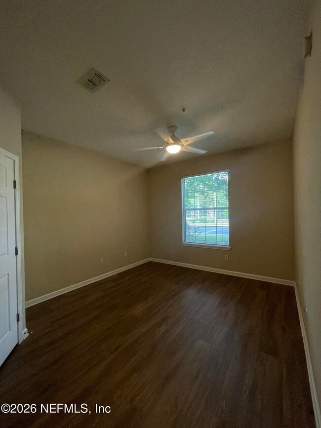 Building Photo - 7801 Point Meadows Dr