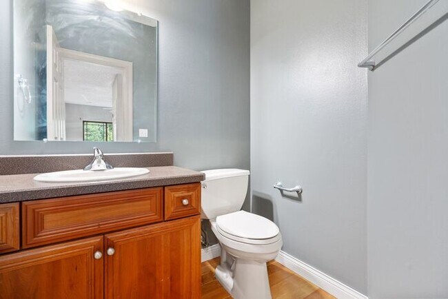 Building Photo - $2,500 | 4 Bedroom, 3.5 Bathroom Multi Flo...