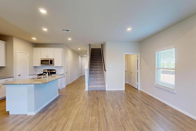 Building Photo - 405 Wydown Dr