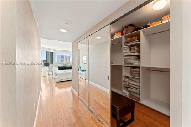 Building Photo - 16500 Collins Ave