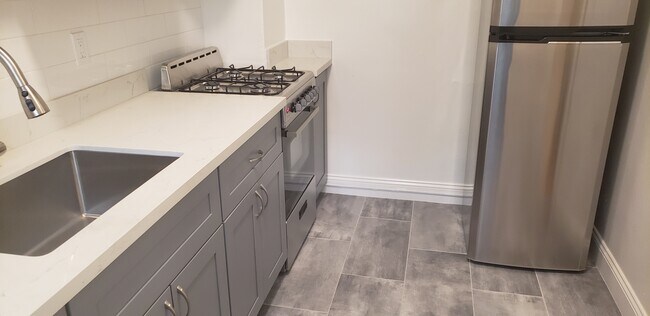 Building Photo - 846 Bush St