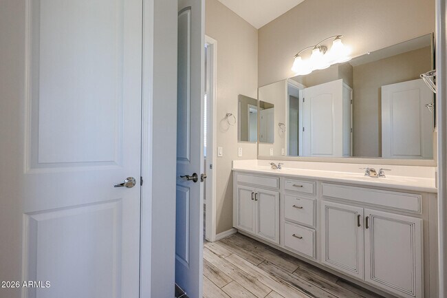 Building Photo - 19053 Rancho Dr