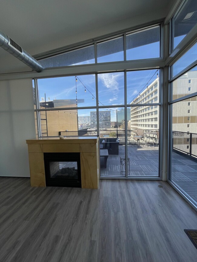 Building Photo - 199 S 5th St