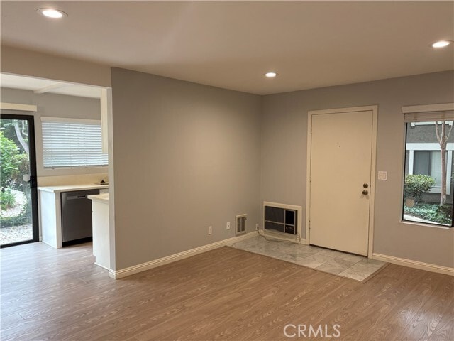 Building Photo - 21 Streamwood