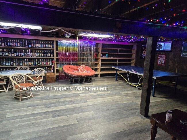 Building Photo - College rental 5 bedroom 4 bathroom Now sh...