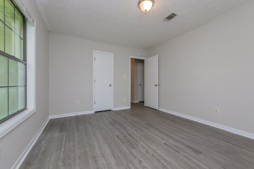 Building Photo - 202 Northbridge Dr