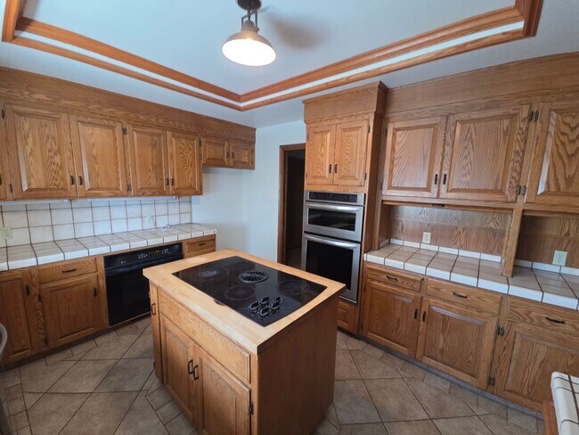 Building Photo - Gorgous 3 Bedroom 2/5 Bath Country Home