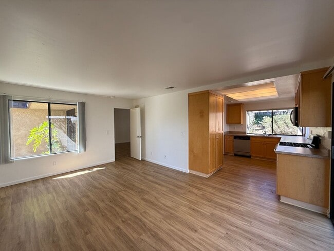 Building Photo - Located in Bauer Estates Near The Country ...