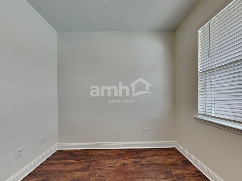 Building Photo - 14515 Cedar Mill Dr