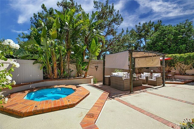 Building Photo - 23 Las Cruces