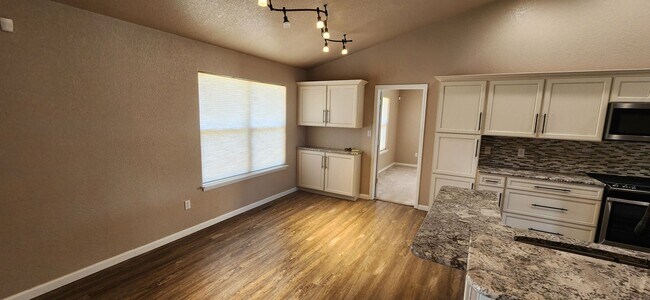 Building Photo - ALL PROSPECTIVE TENANTS MUST SUBMIT A $58 ...