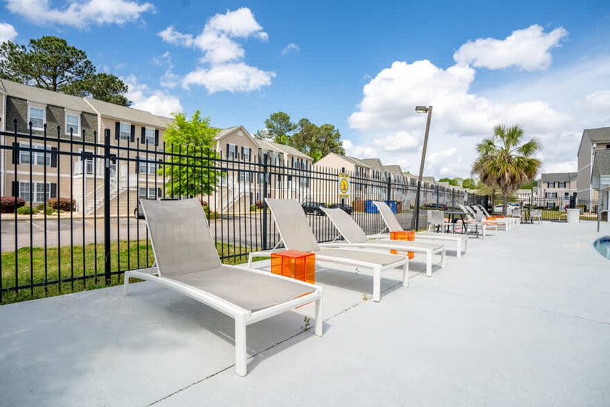 Building Photo - 1051 Southern Dr