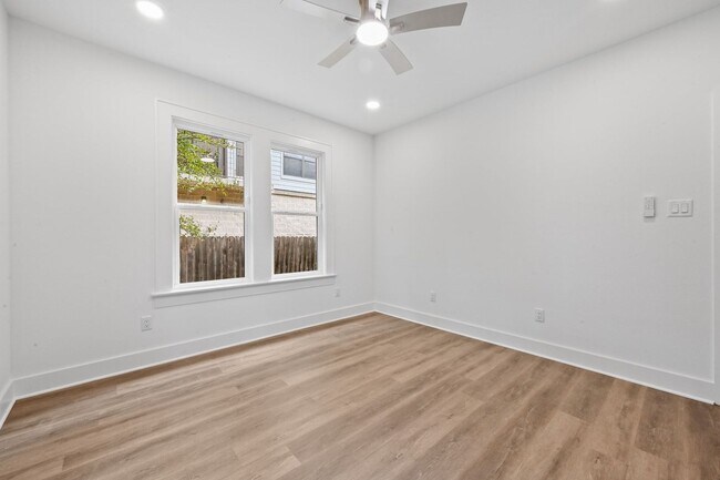Building Photo - Top of the line House in West Campus for A...