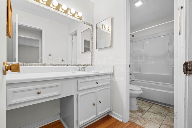 Building Photo - 1809 Augusta Dr