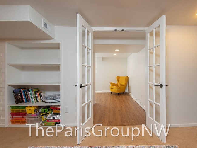 Building Photo - Renovated Magnolia Home – Open Floor Plan ...