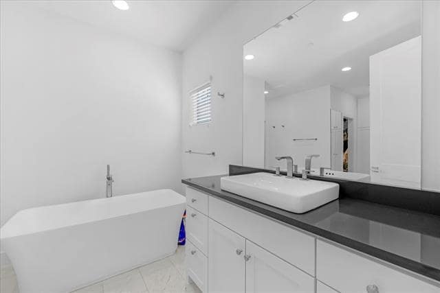 Building Photo - 4139 Normandy Ave