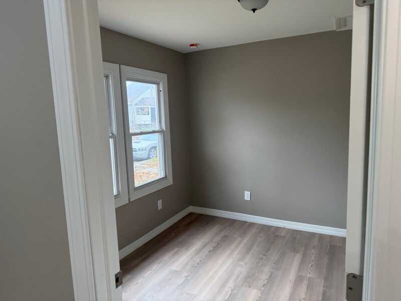 Building Photo - 1615 Lawton Ave